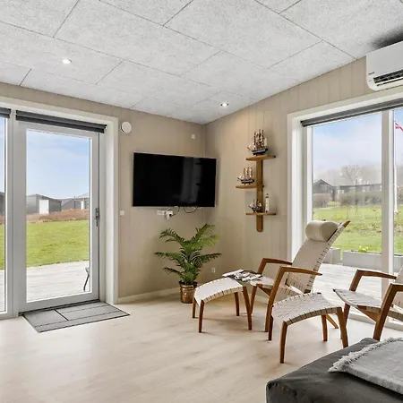 Three-bedroom In بيت للعطل