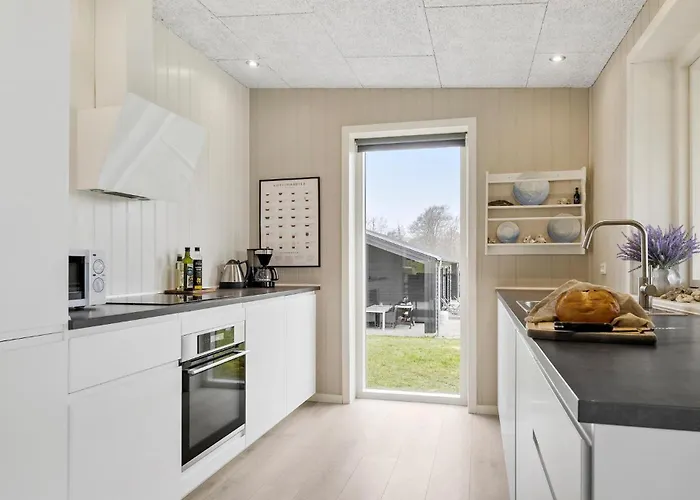 Three-bedroom In بيت للعطل هادرسليف