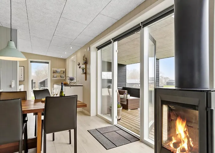 Three-bedroom In بيت للعطل هادرسليف