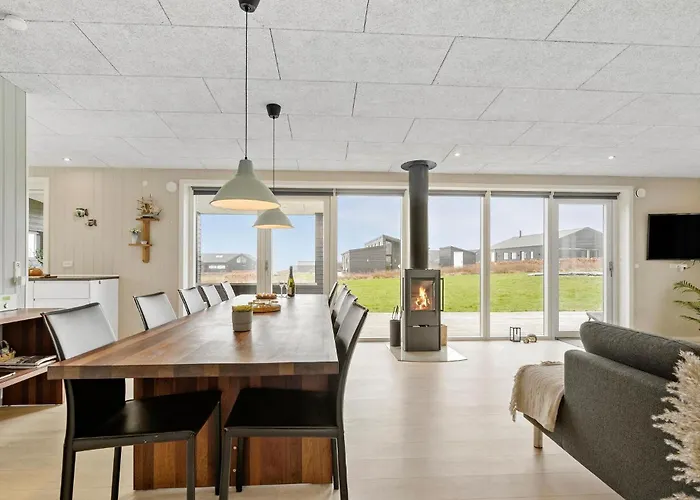 Three-bedroom In بيت للعطل